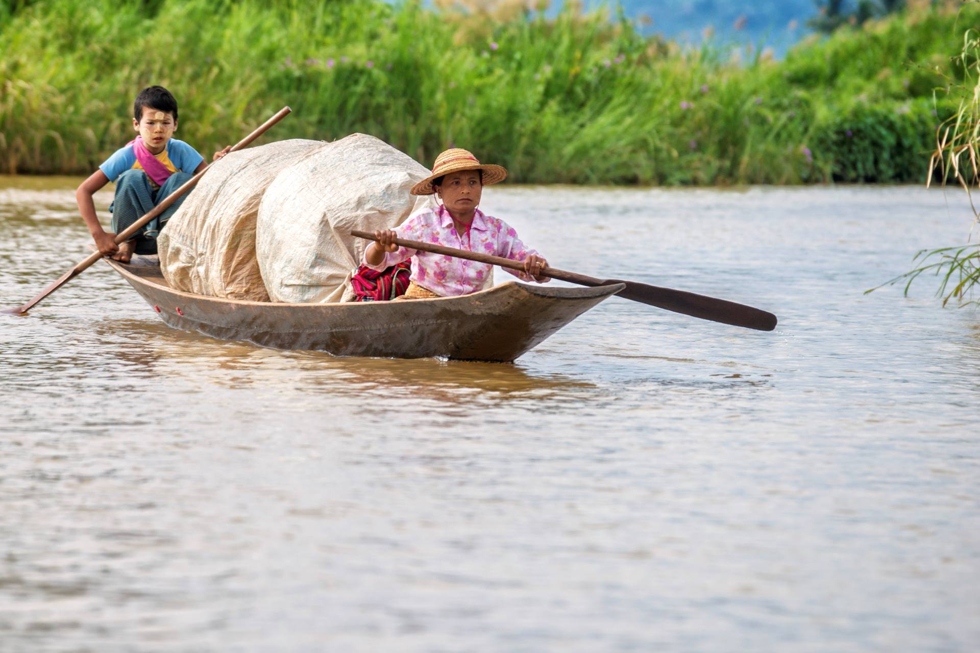 Diese Intha sind etwas gemächlicher unterwegs